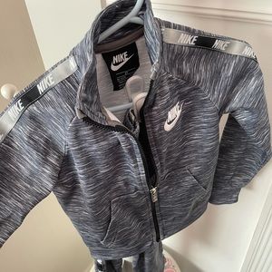 Nike track suit. Boys 2t